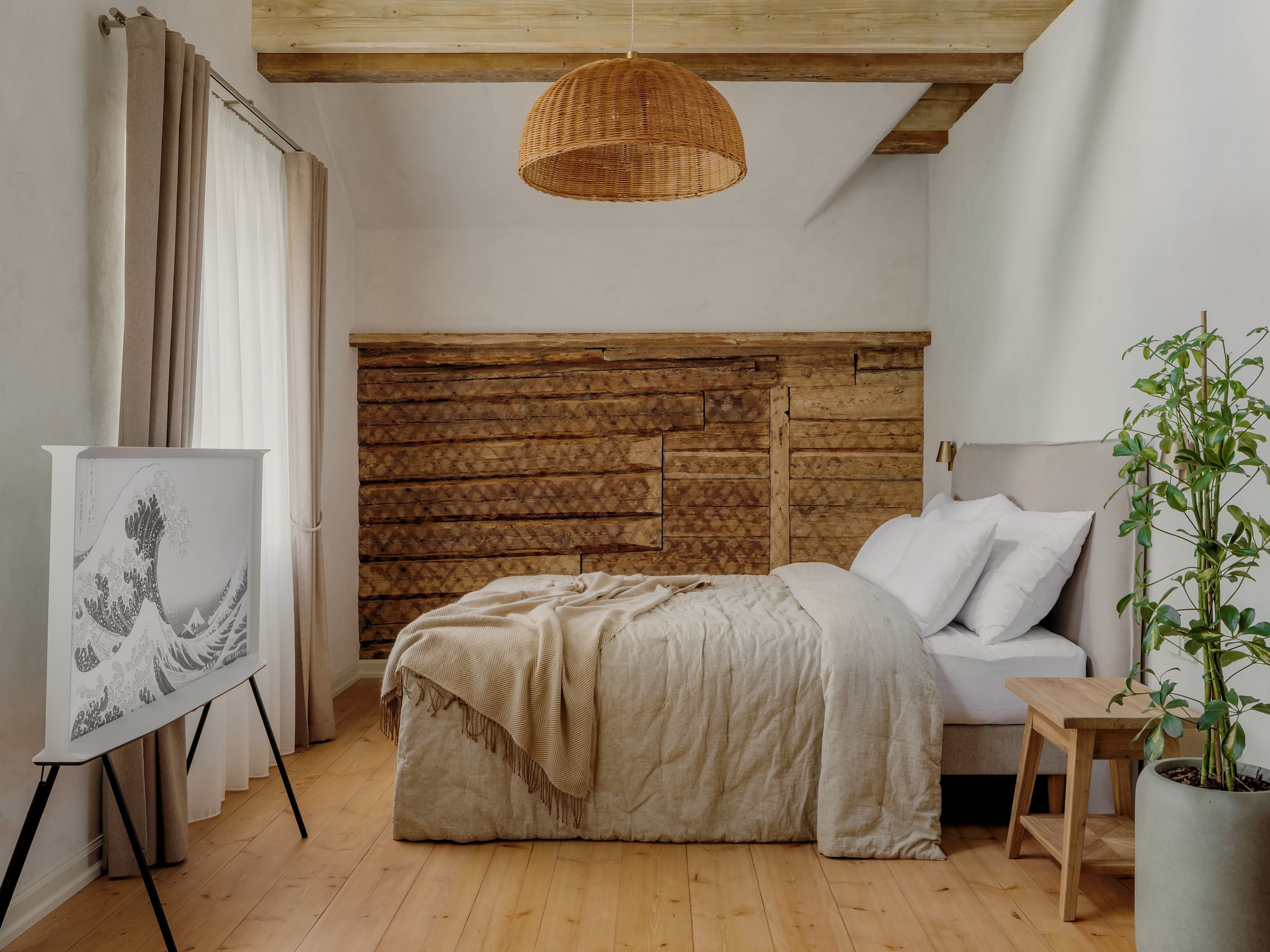 Astotais - Main Image